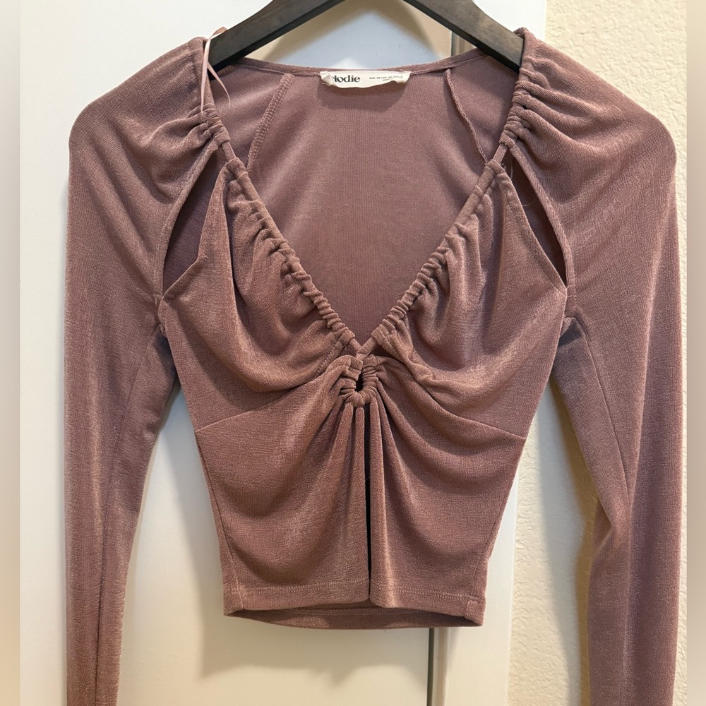 Elodie keyhole cropped metallic - mauve pink going out blouse v neck dressy cute